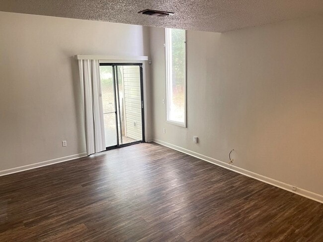 Building Photo - 1844 Larette Dr