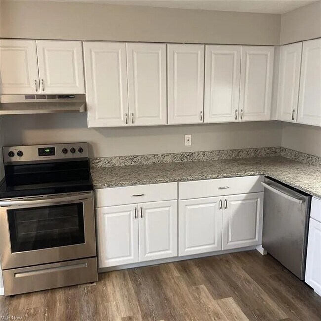 Foto del edificio - 533 Bon Air Ave