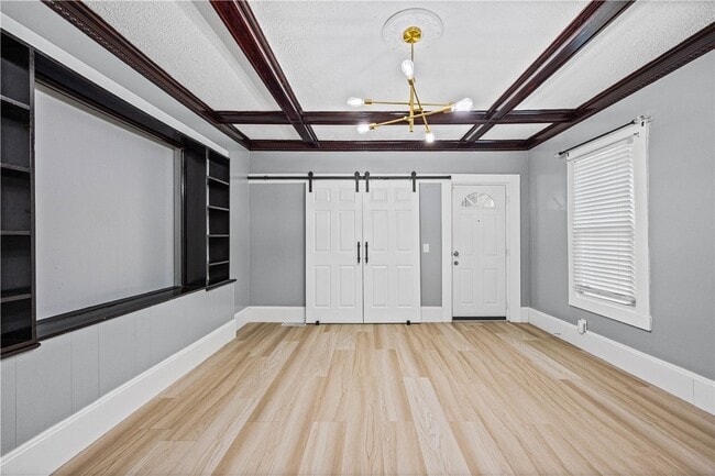 Building Photo - 325 1st St
