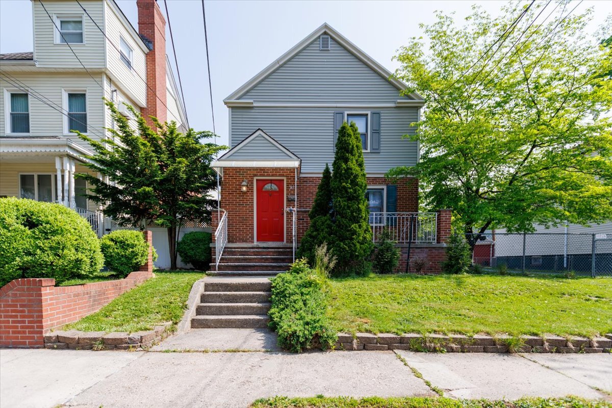 Primary Photo - 39 E 37th St