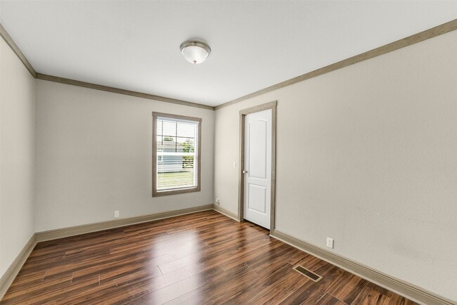 Foto del edificio - 1566 County Rd 610