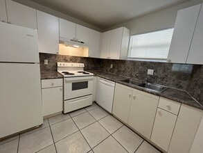 Building Photo - 4255 N University Dr
