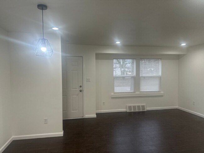 Foto del edificio - 27184 Lucerne Dr