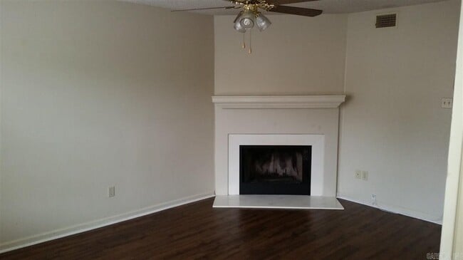 Building Photo - 1805 Reservoir Rd