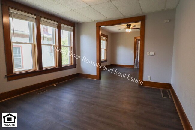 Foto del edificio - 302 S Walsh St