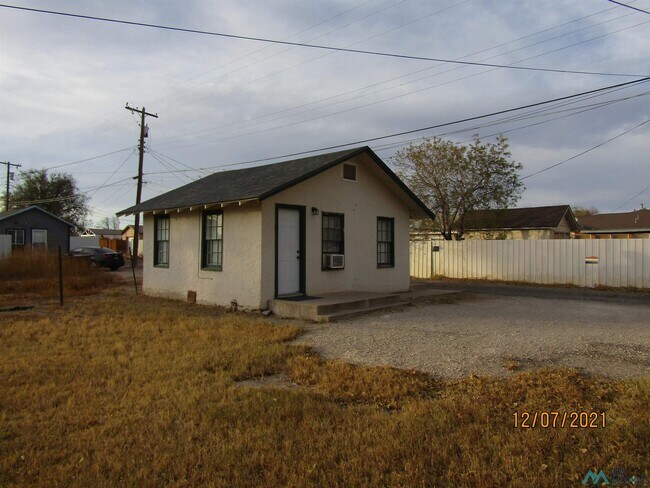 Foto del edificio - 604 W Dallas Ave
