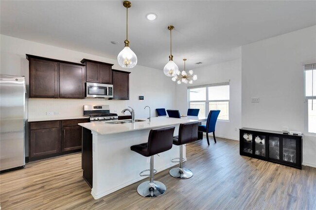 Foto del edificio - 124 Canley Lp