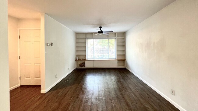 Foto del edificio - 2/1 Cottage in Great Location!