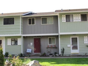 Building Photo - 540 N Pine St