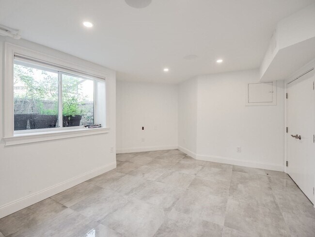 Foto del edificio - 390 Medford St