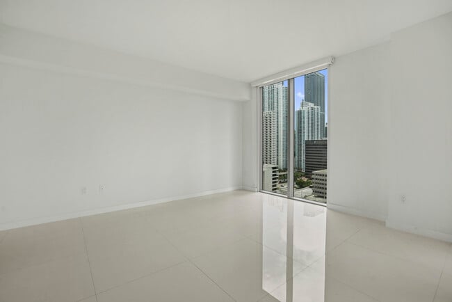 Living - 31 SE 6th St