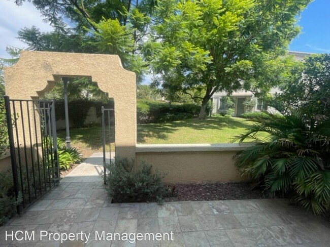 Building Photo - 3 br, 2.5 bath House - 3239 E Vicksberry U...