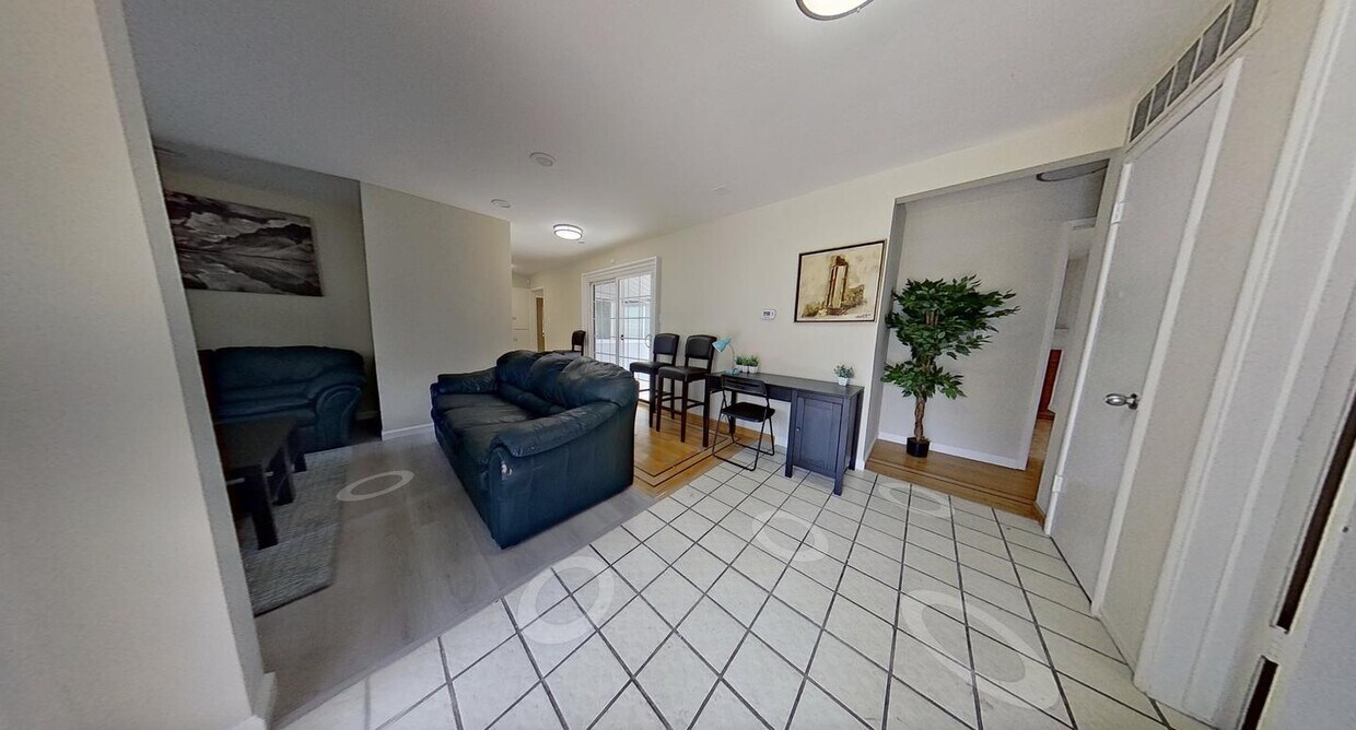 Foto principal - 22565 Norwood Dr