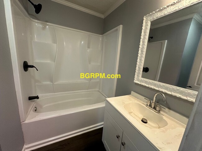 Foto del edificio - 2 BD 1 BA