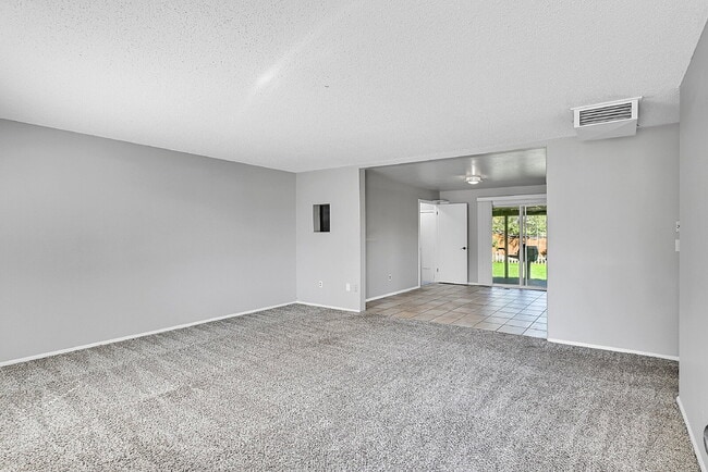 Foto del edificio - $2,675 - 4 Bed, 2 Bath Home in Aurora with...