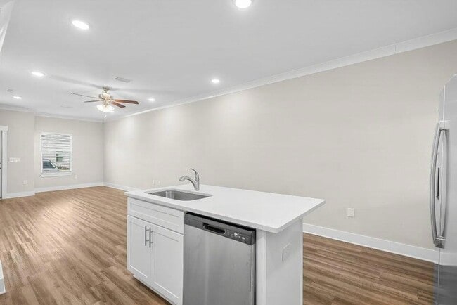 Building Photo - 131 N Sand Palm Rd