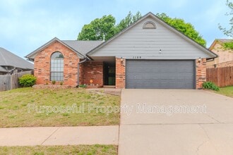 Building Photo - 1109 David Rd