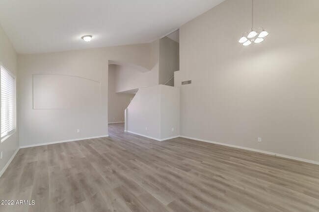 Building Photo - 15926 W Cottonwood St