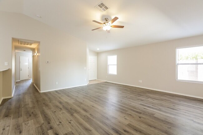 Foto del edificio - 501 S 125th Ave