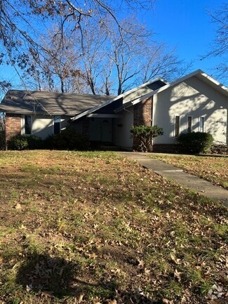 Building Photo - 5518 S Roanoke Ave