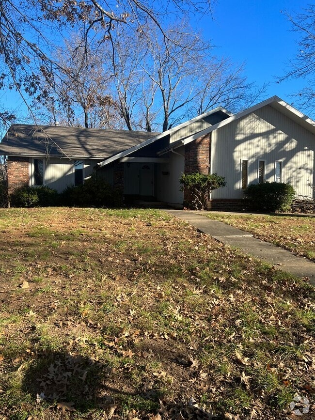 Building Photo - 5518 S Roanoke Ave