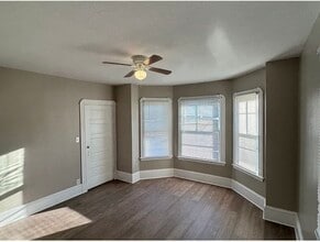 Building Photo - 545 Rivet St