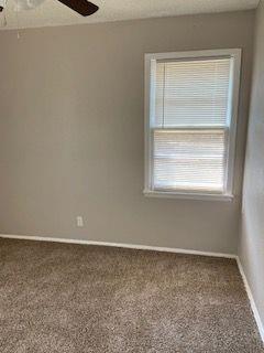 Building Photo - 5433 Encino Rd
