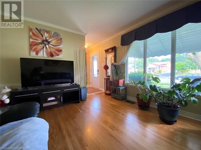 Building Photo - 246 Admiral Dr
