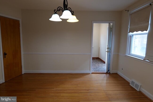 Building Photo - 1131 Kerper St