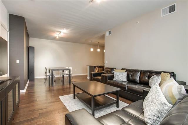 Foto del edificio - 4107 Bowser Ave