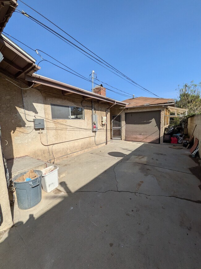 Foto del edificio - 336 S Ynez Ave