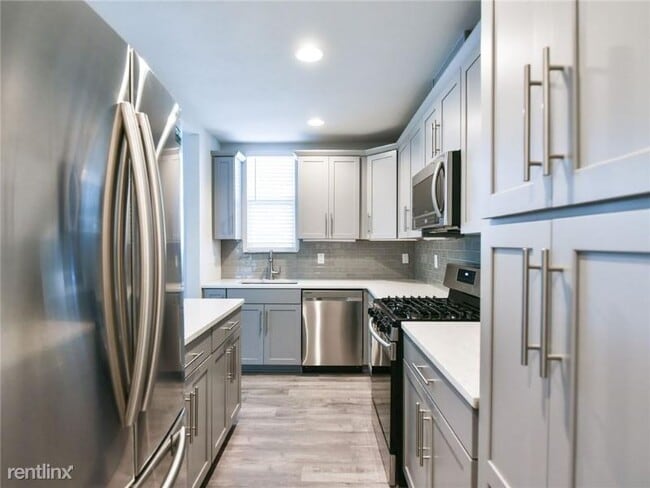 Building Photo - 4 br, 3 bath Townhome - 2408 Amherst Avenue