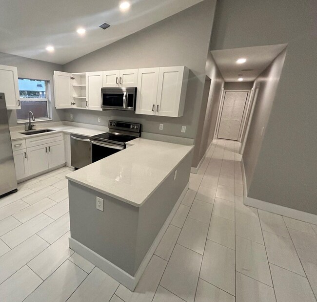 Foto del edificio - 1724 NW 1st Pl