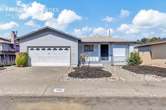 Building Photo - Spacious Single-Family Home with large bac...