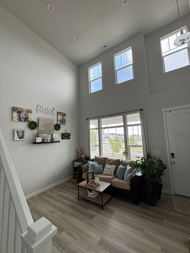 Foto del edificio - 489 W Andesite Ln