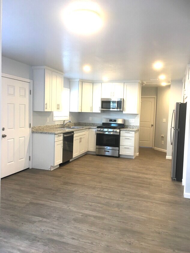 3248 Fitzgerald Cir Unit A, Marina, CA 93933 Apartments in Marina, CA