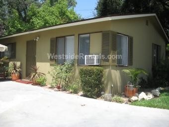 Primary Photo - 1875 N Los Robles Ave