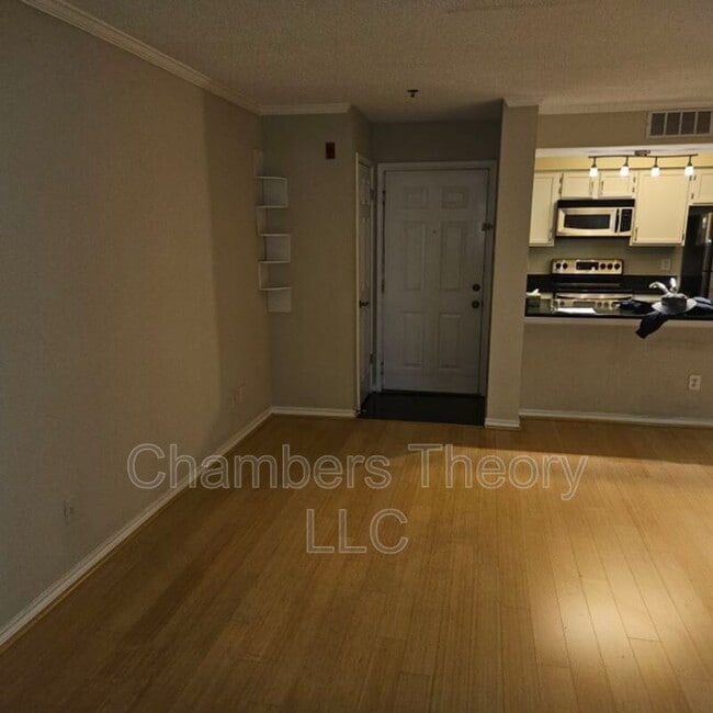 Building Photo - 1504 Lincoln Way