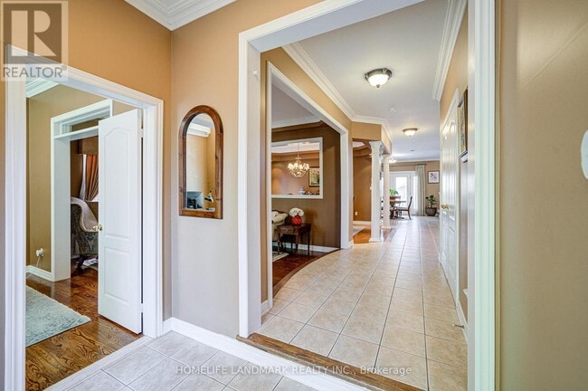 Photo du bâtiment - 1388 Pinery Crescent