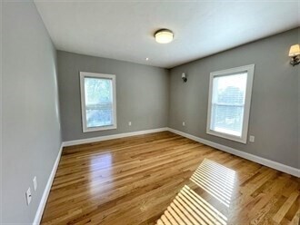 Foto del edificio - 539 Lincoln Ave