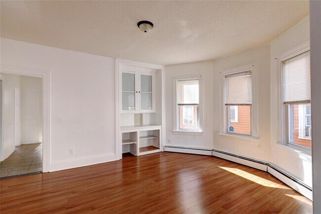 Building Photo - 116 Lenox Ave