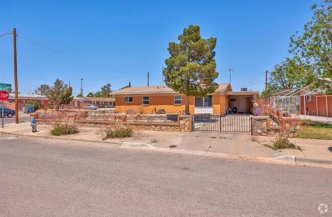 Building Photo - 5201 Capistrano Dr