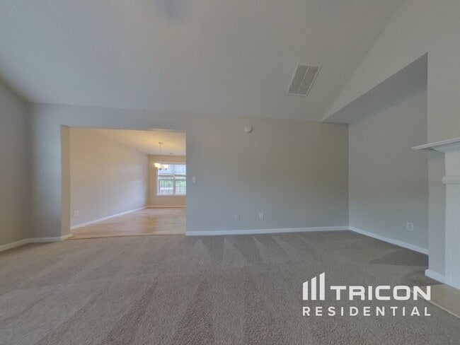 Building Photo - 102 Providence Run