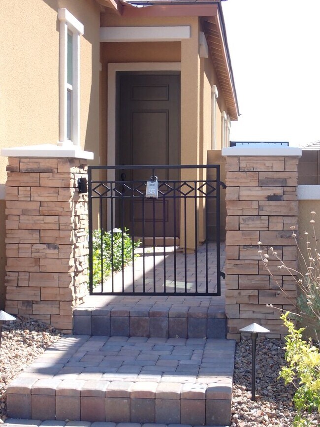 Building Photo - Beautiful Single Story Summerlin Home In L...