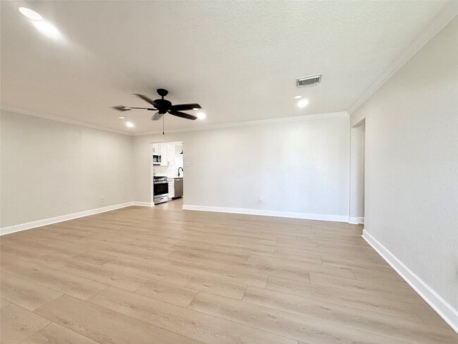 Building Photo - 1429 Northview Dr