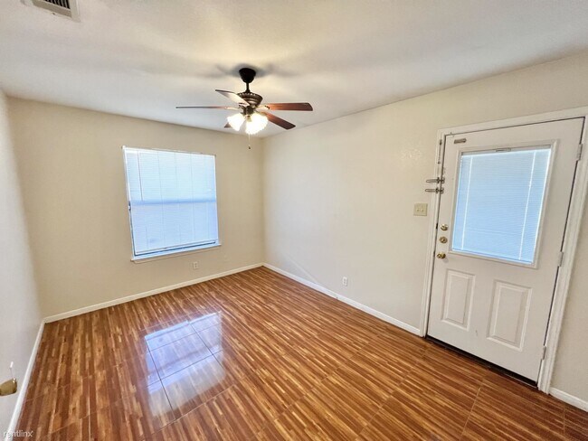 Foto del edificio - 2 br, 2 bath House - 1004 W Avenue B Apt 2