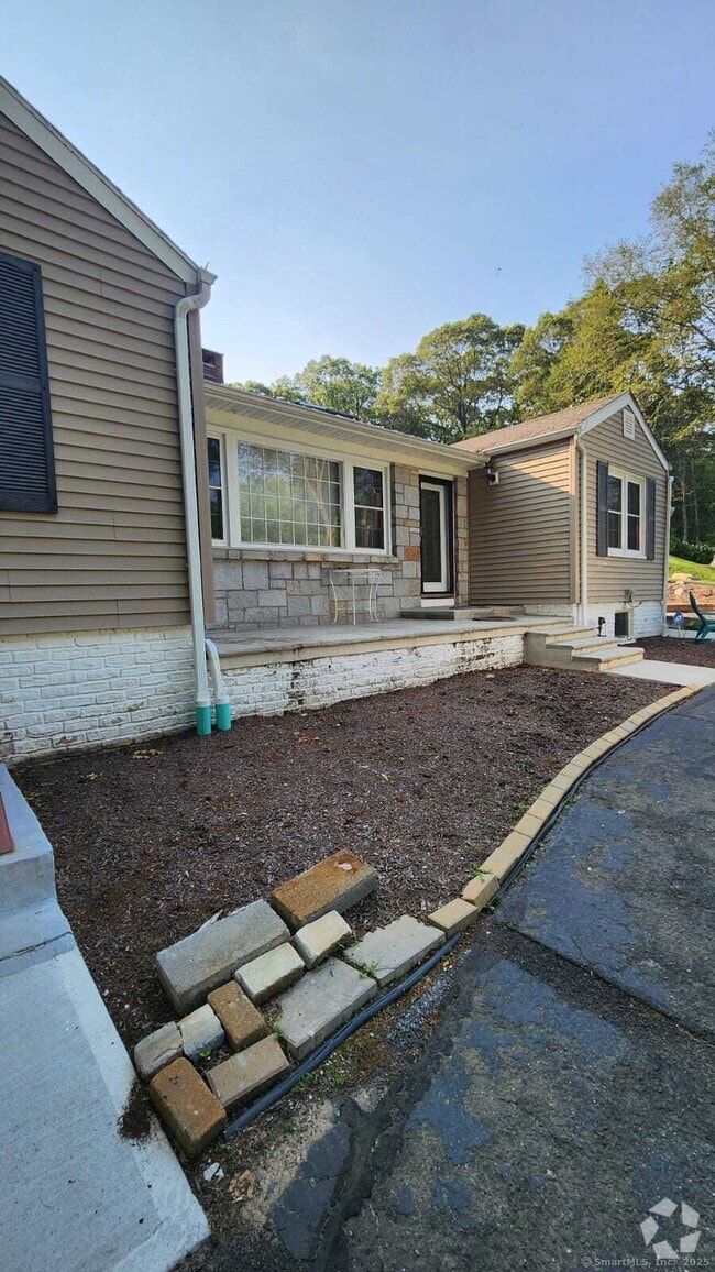 Building Photo - 44 Cedar Hill Rd