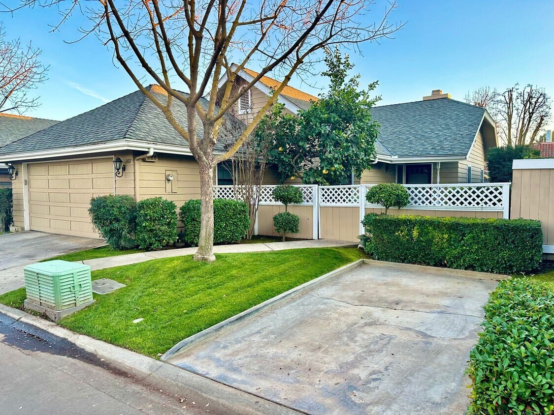 2 br, 2 bath House 5110 N Fruit Ave 107 House Rental in Fresno, CA