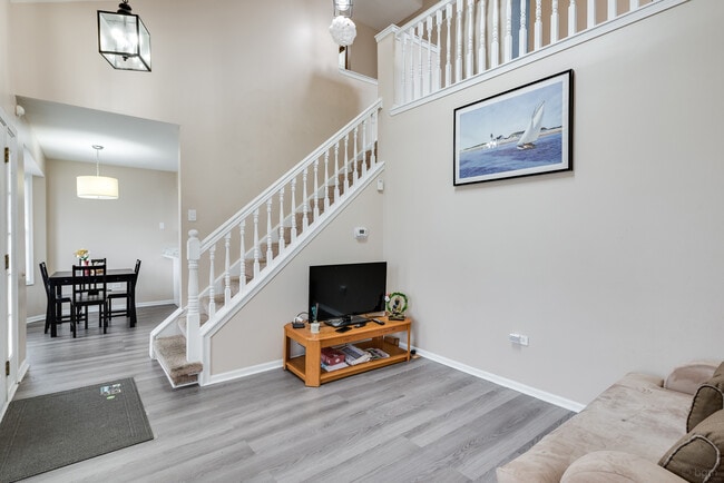 Building Photo - 3491 Willowview Ct