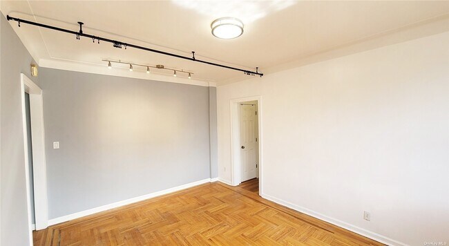 Building Photo - 62-64 Saunders St
